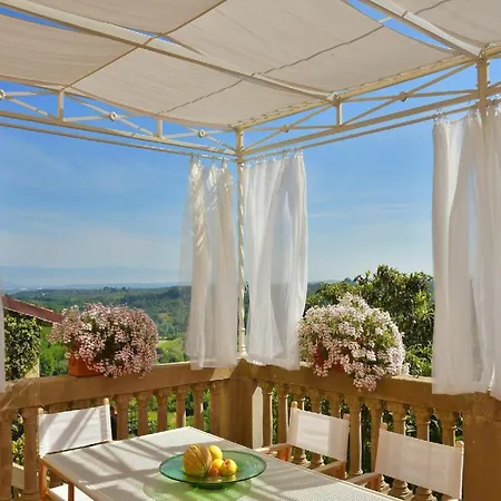 Holiday home Lovely Art Nouveau With Swimming Pool Lari