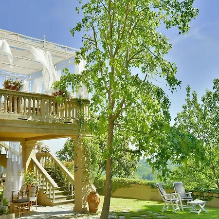 Lovely Art Nouveau With Swimming Pool Holiday home *