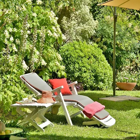 Holiday home Lovely Art Nouveau With Swimming Pool Lari
